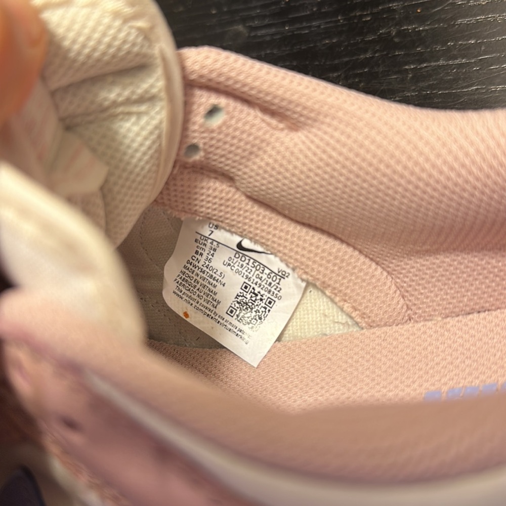 Nike Dunks - Picture 5 of 6